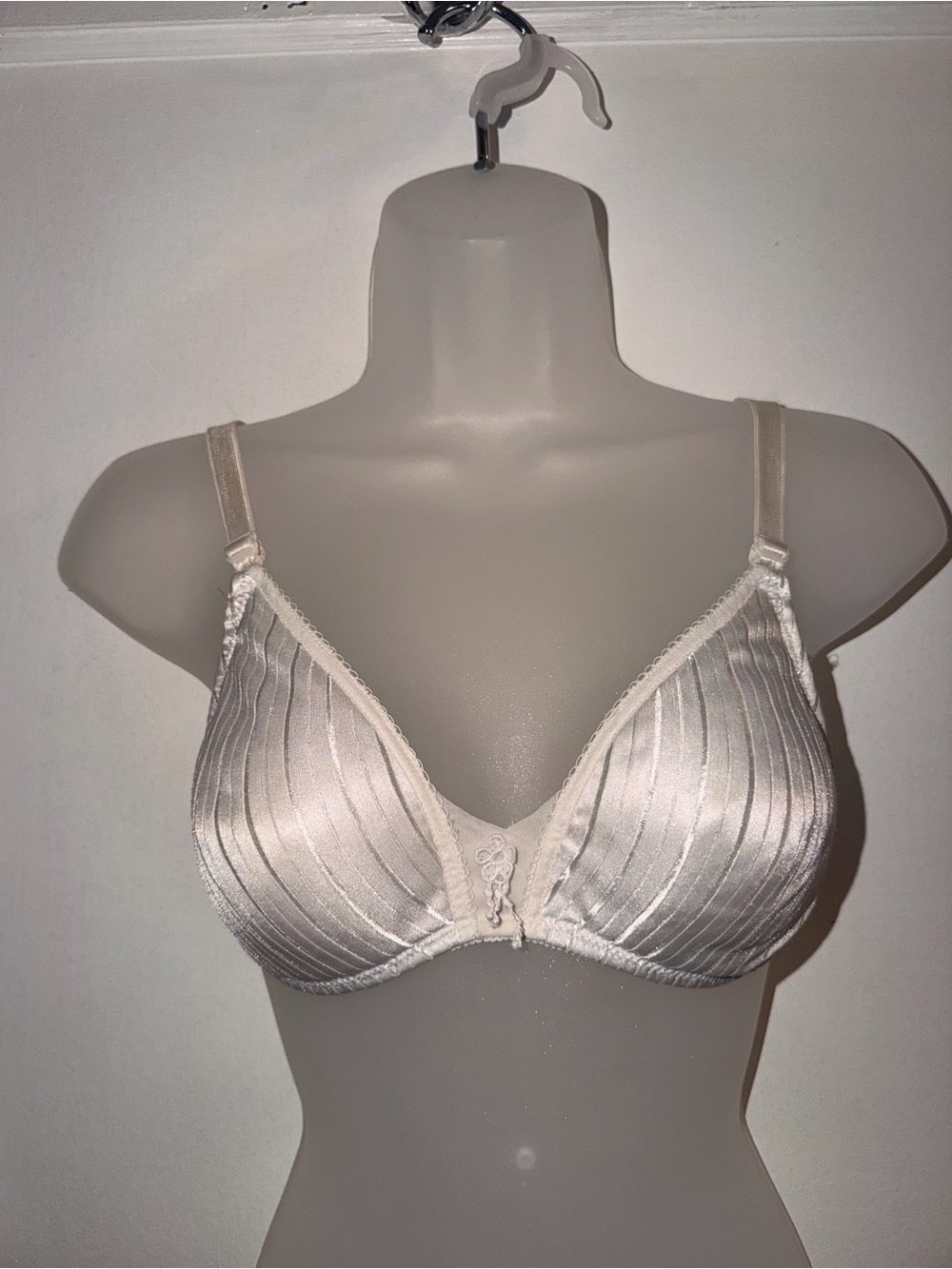 Vintage PINK Victoria's Secret Cream Satin Pleated Underwire Bra